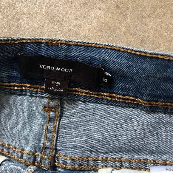 Vero Moda Jean Shorts - Picture 4 of 4